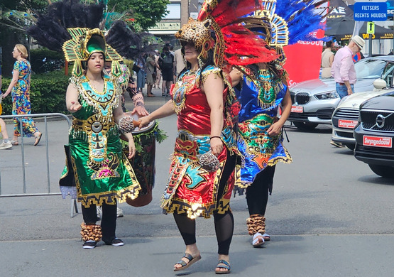 Percussie-act tijdens een straatevenement