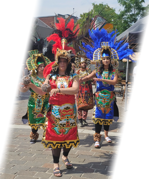 Percussie-act tijdens een straatevenement