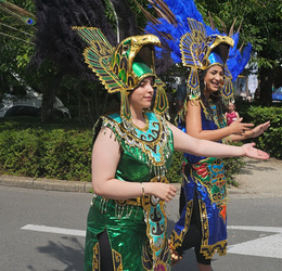 Percussie-act tijdens een straatevenement